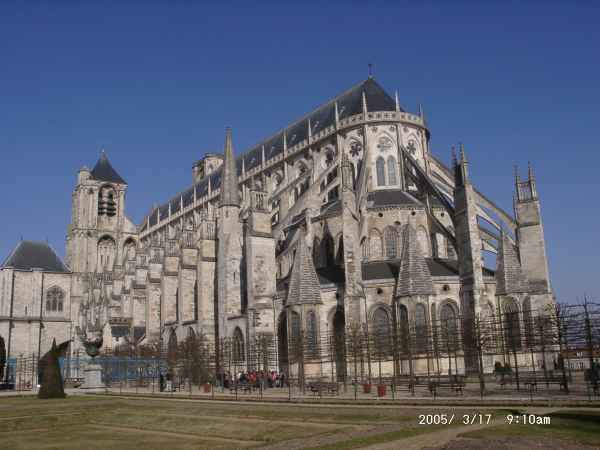 2005 03 17 0910 bourges 010 