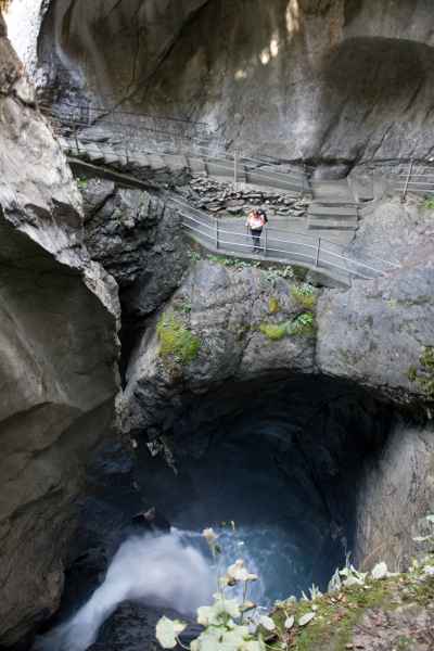 2009 09 18 alpinetour 2009 denise sykes interlaken motorhome rubywedding trummelbachfalls 145 jpg