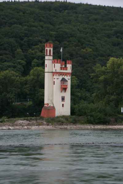 2011 09 08 rhine in flames trip assmannshausen motorhome mouse tower 085 jpg