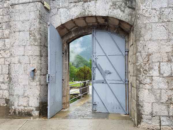 2017 06 25 ccc alpine tour europe 2017 alpine fort kluze motorhome 084 jpg