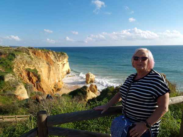 2023 02 08 denise sykes praia da rocha 062 d 2