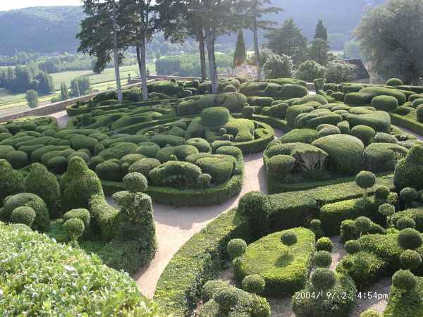 2004 09 02 dordogne france goldwing marqueyssac jardins tremolat 2004 walking 080 jpg