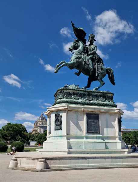 2025 06 30 1037 danube cruise heldenplatz 165  2