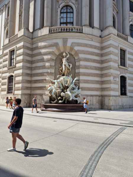 2025 06 30 1054 danube cruise heldenplatz 172  2