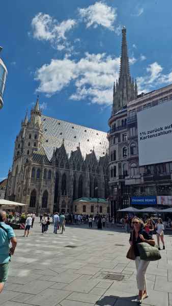 2025 06 30 1116 danube cruise ststevenscathedral vienna 176  2