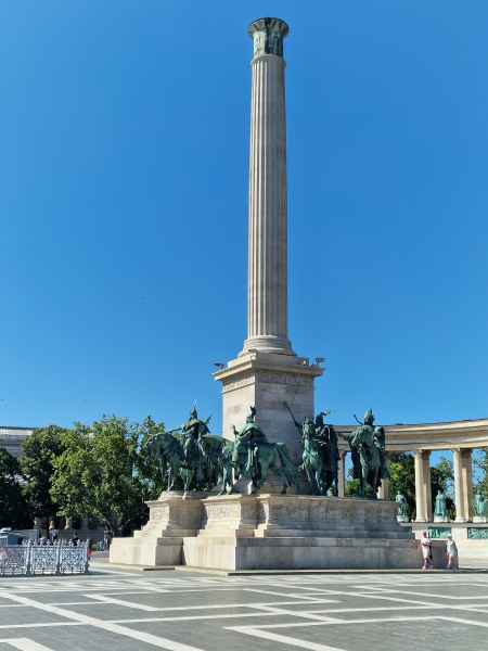 2025 07 02 1606 budapest danube cruise 304  2