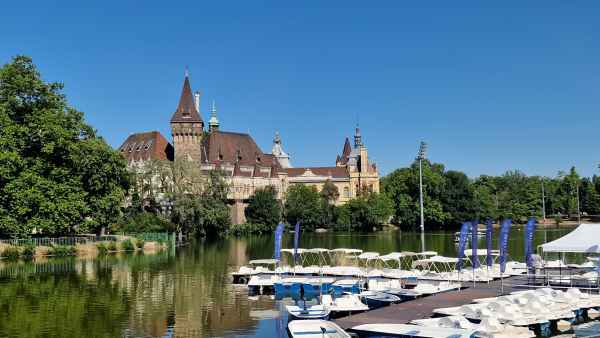 2025 07 02 1616 budapest danube cruise 308  2