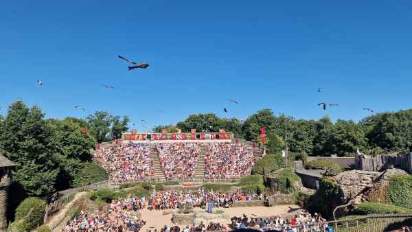  2025 08 08 1041 le bal des oiseaux fantomes puy du fou 039 